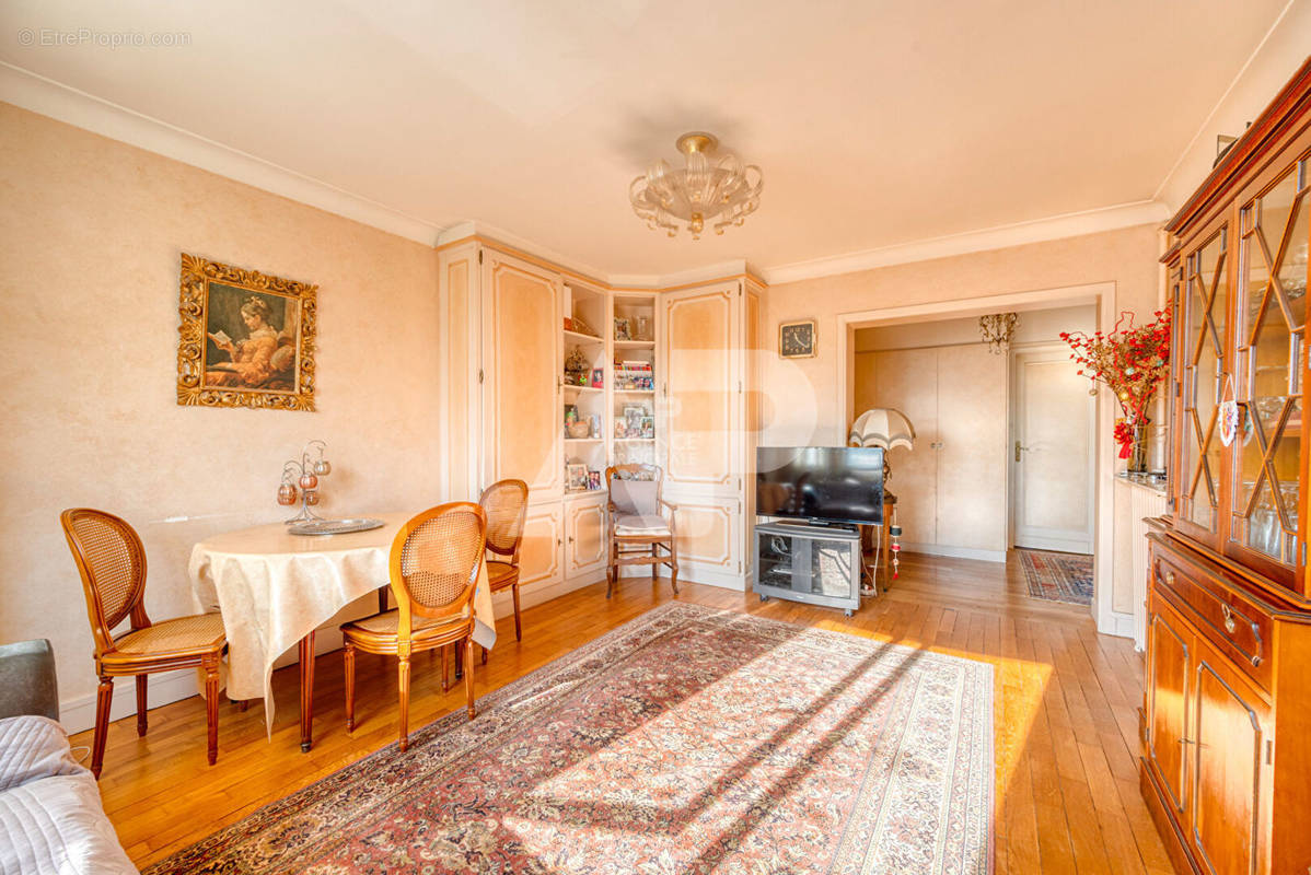 Appartement à NANTERRE