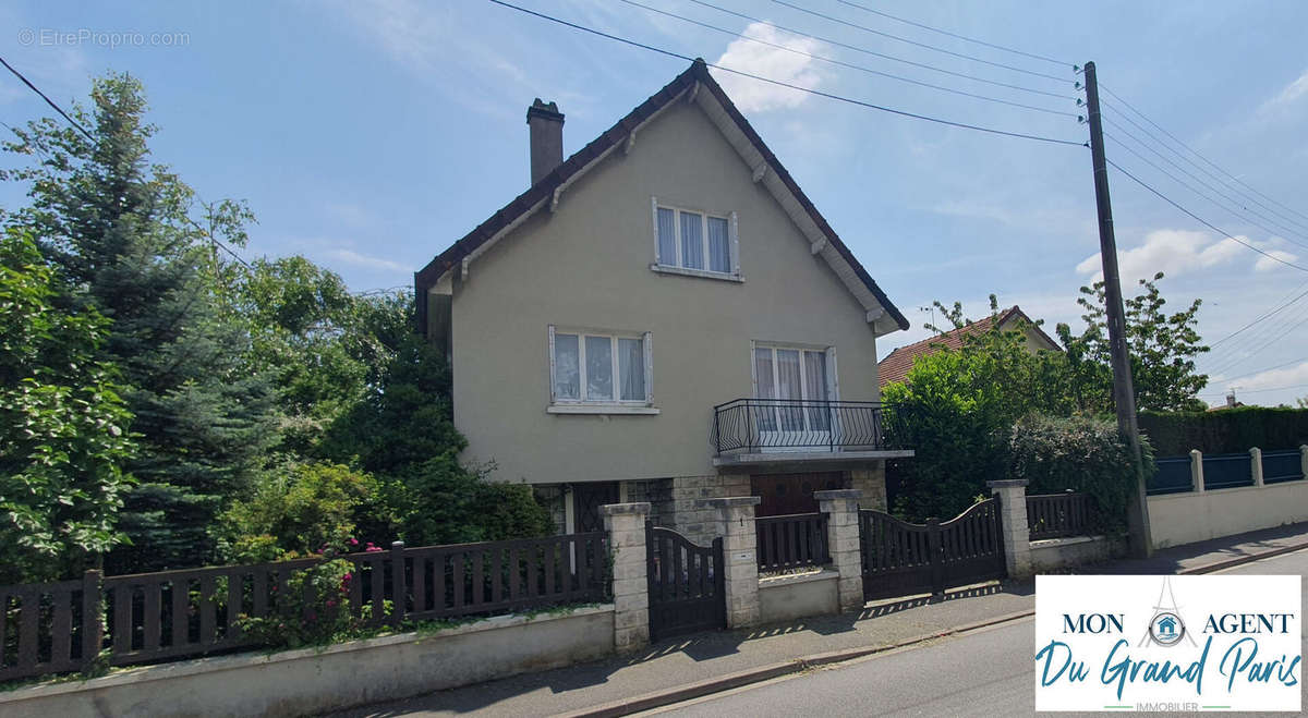 Maison à SACLAY