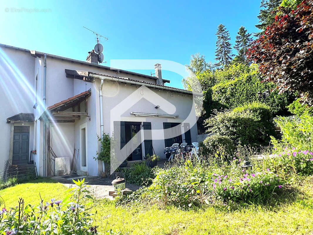 Maison à MARBACHE