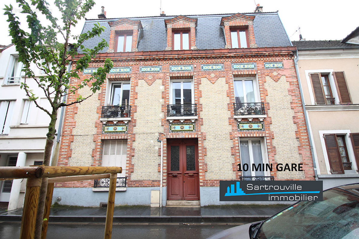 Appartement à SARTROUVILLE