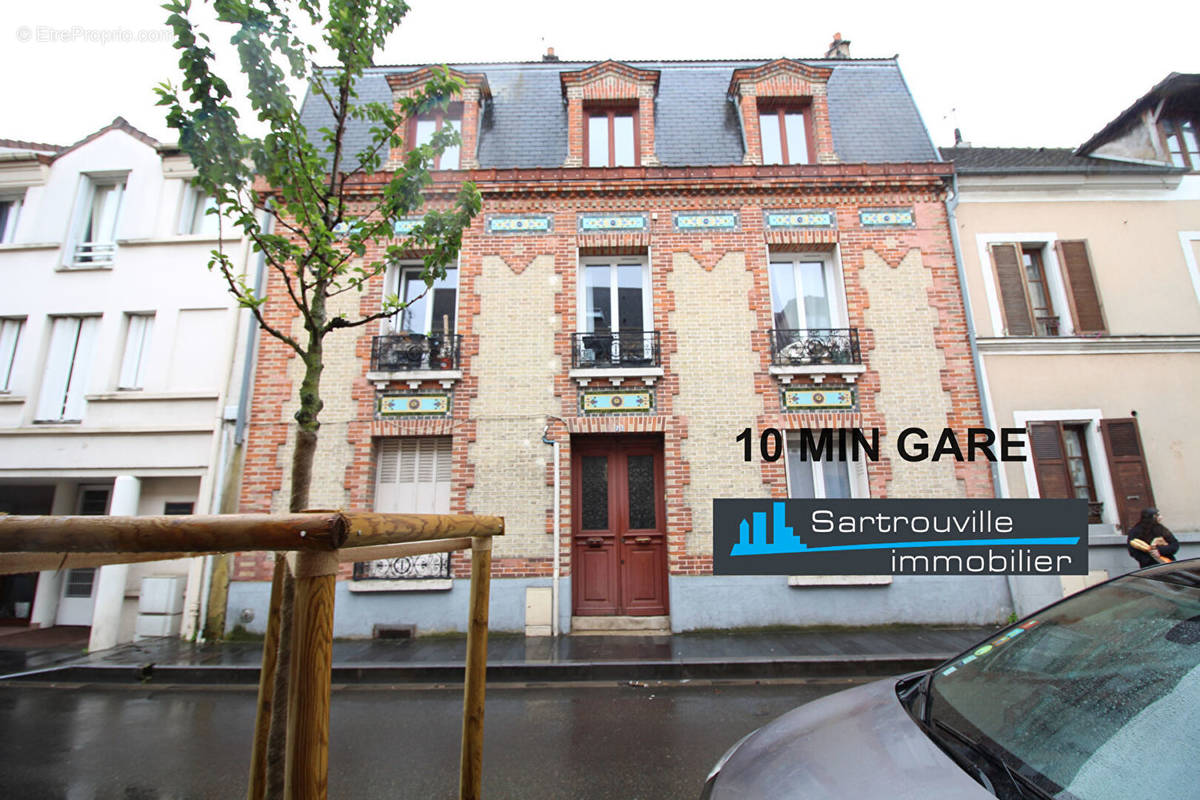 Appartement à SARTROUVILLE