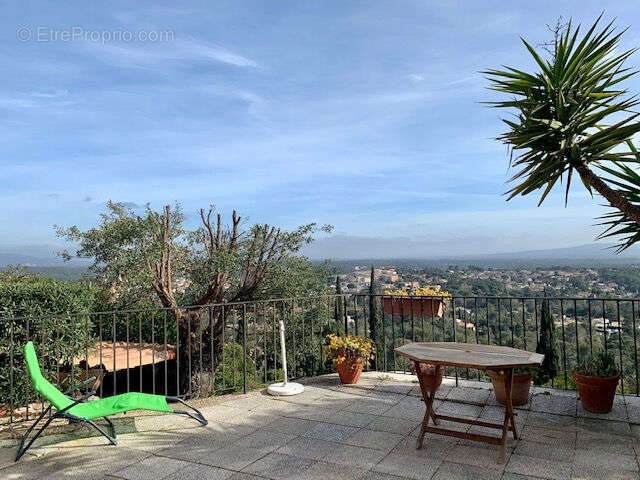 Maison à ROQUEBRUNE-SUR-ARGENS