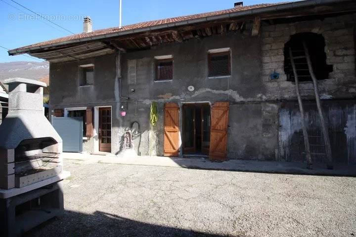 Maison à SERRIERES-EN-CHAUTAGNE