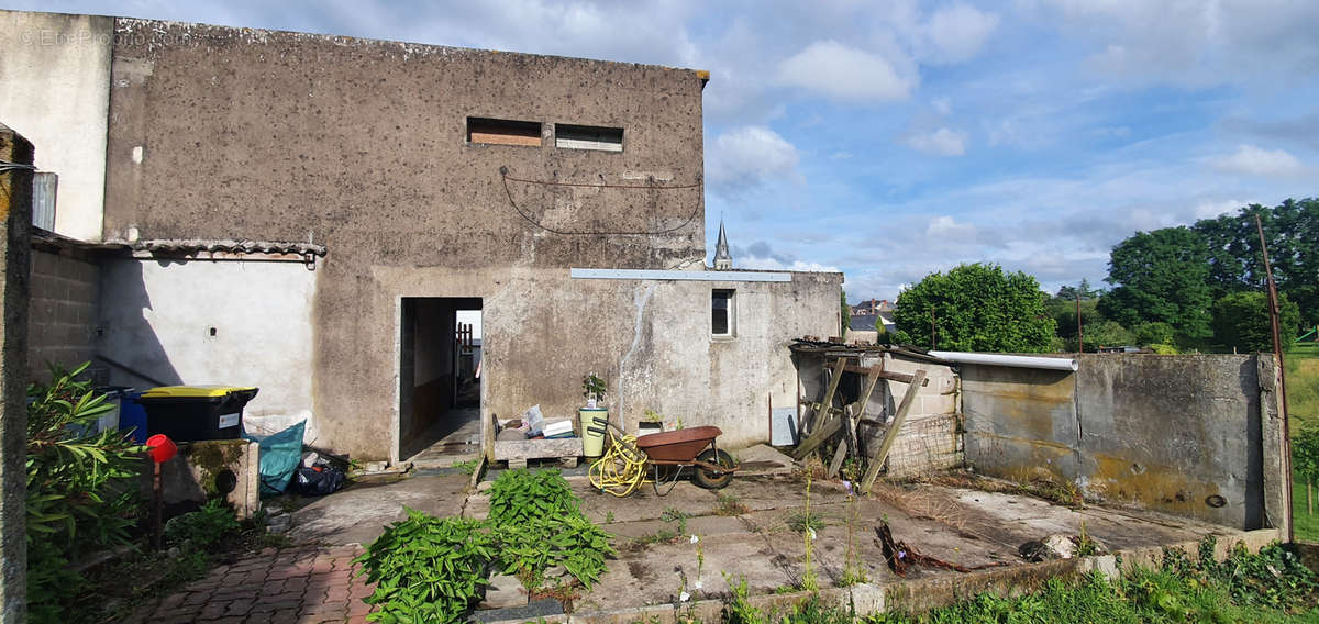 Maison à LA MEMBROLLE-SUR-LONGUENEE