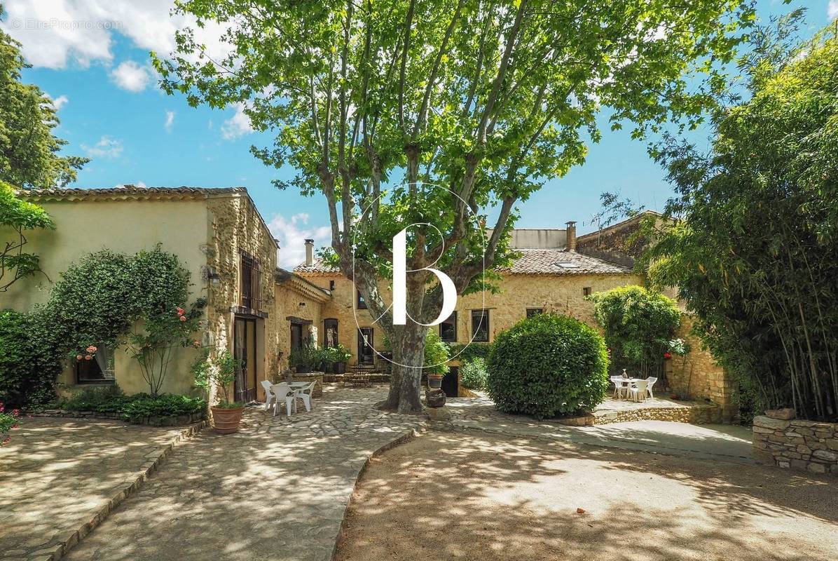 Maison à UZES