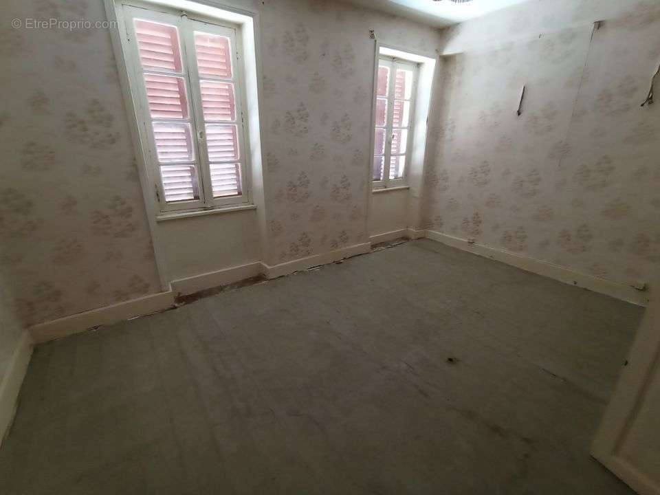 Appartement à LE BREUIL