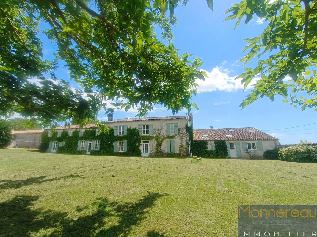 Maison à MORTAGNE-SUR-GIRONDE