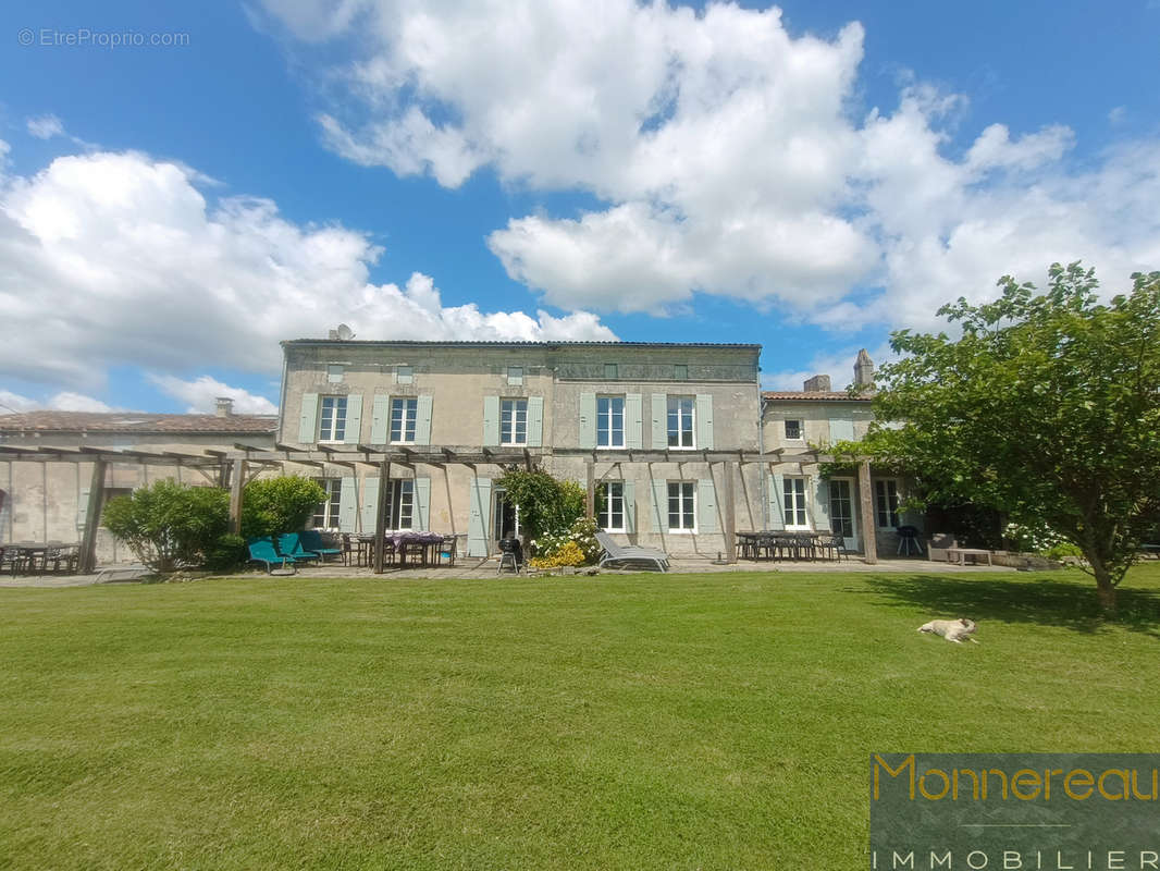 Maison à MORTAGNE-SUR-GIRONDE