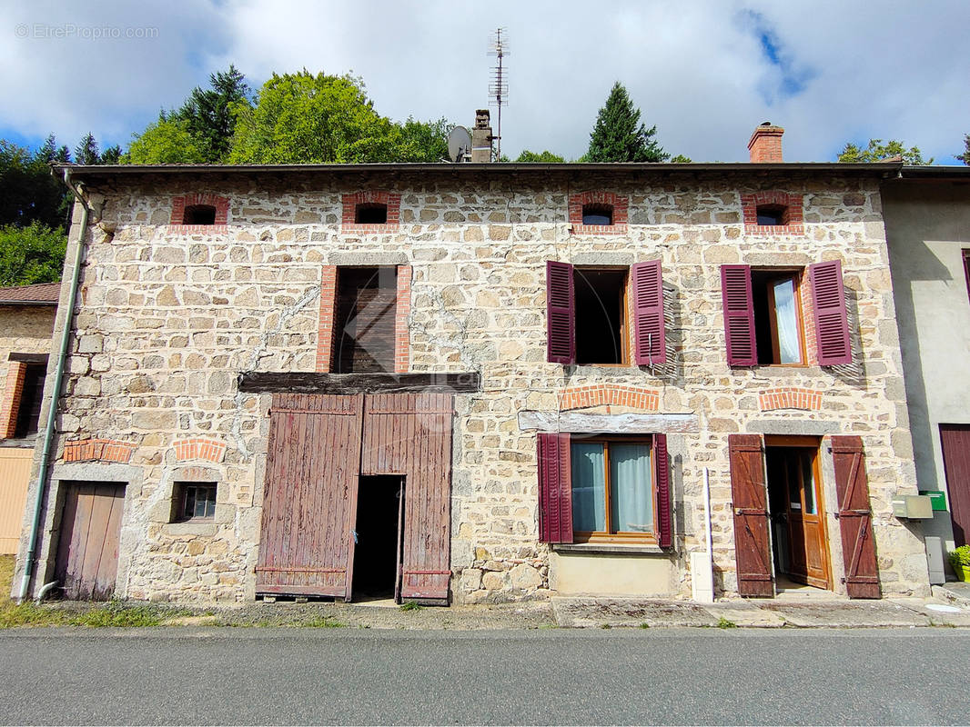 Maison à LAPRUGNE