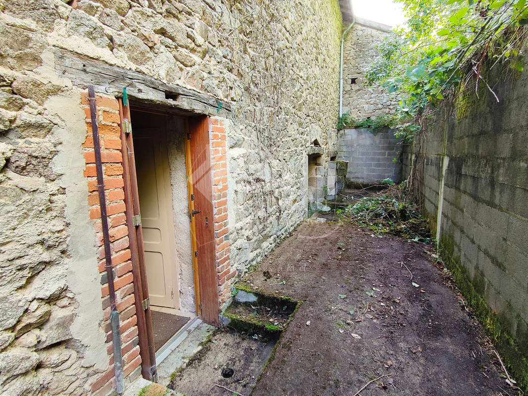 Maison à LAPRUGNE