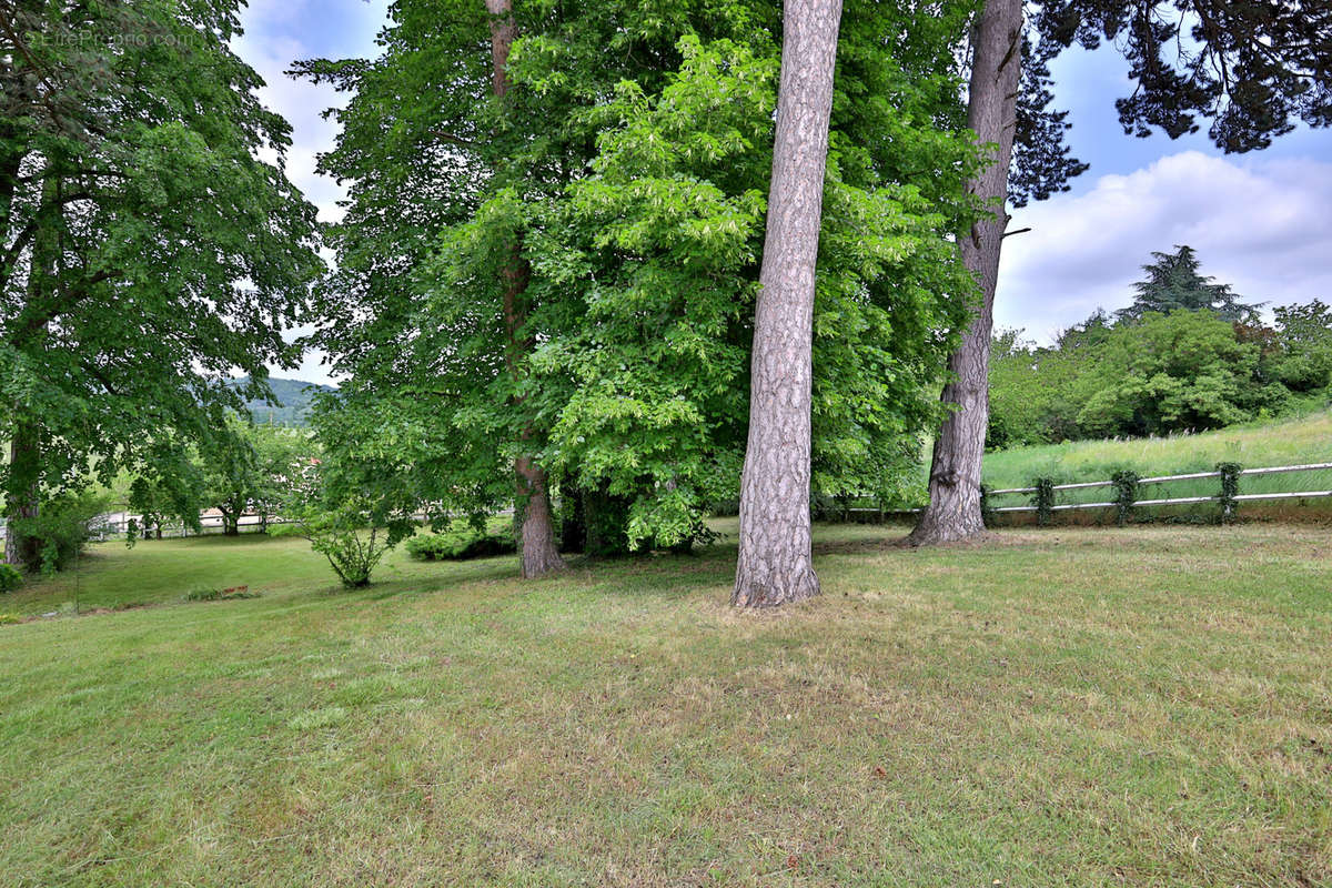 Terrain à PONT-EVEQUE