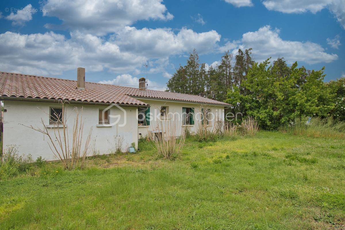 Maison à LES EGLISOTTES-ET-CHALAURES