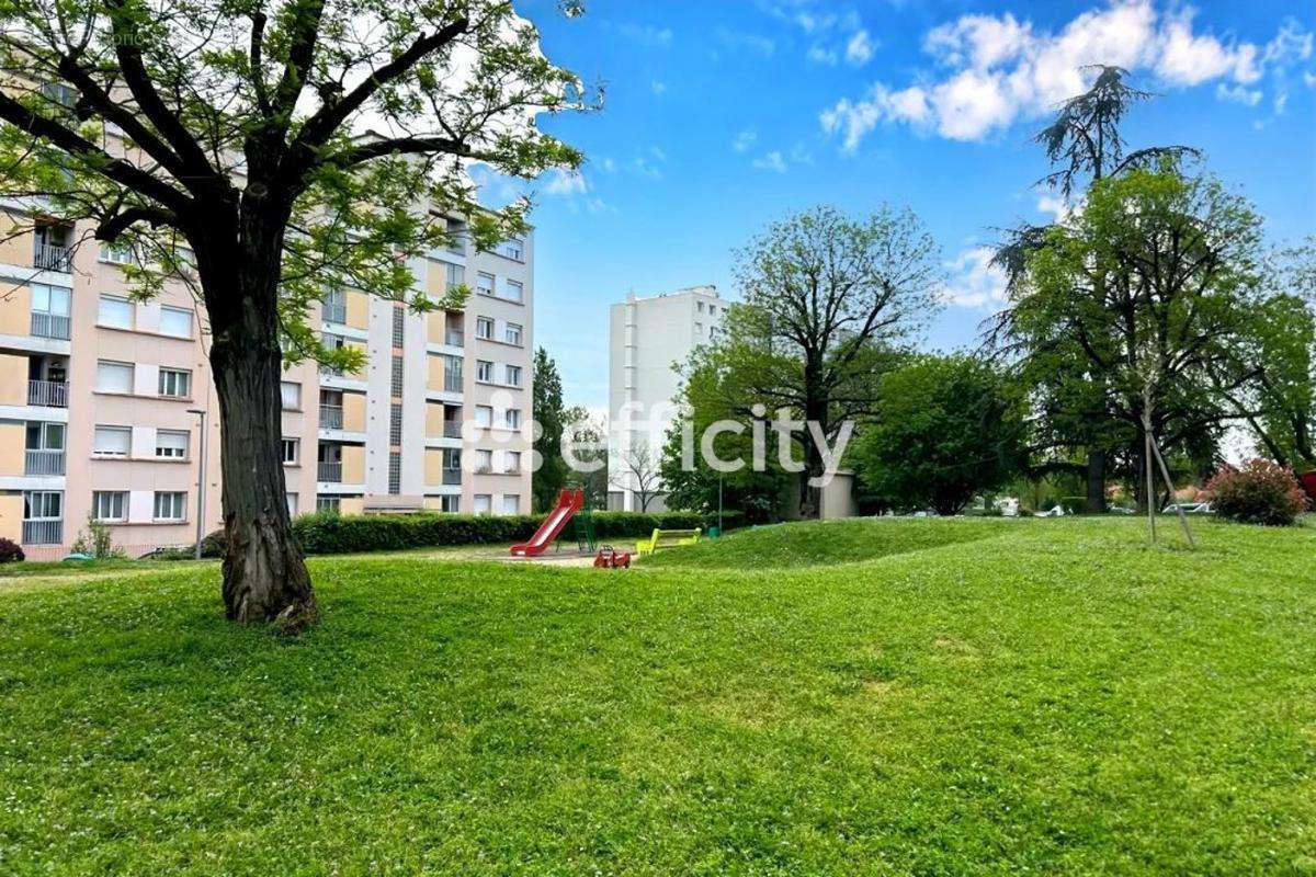 Appartement à DECINES-CHARPIEU