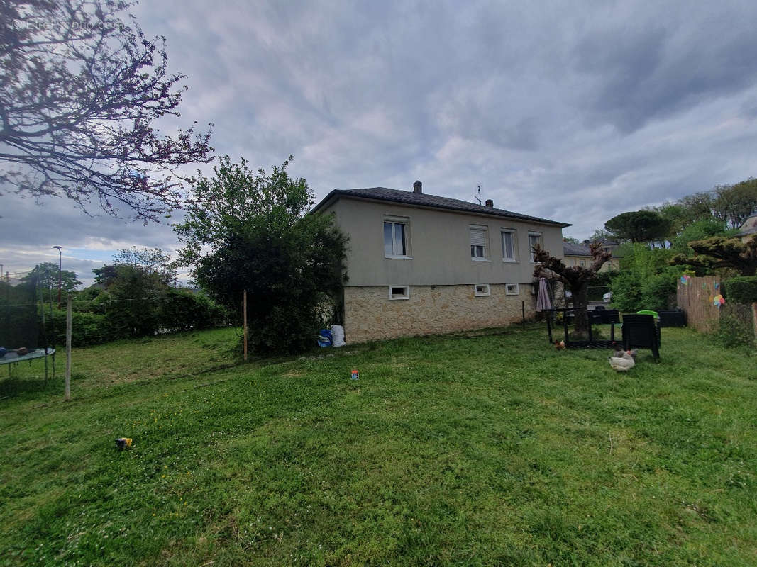 Maison à CONDAT-SUR-VEZERE