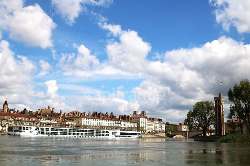 Terrain à CHALON-SUR-SAONE