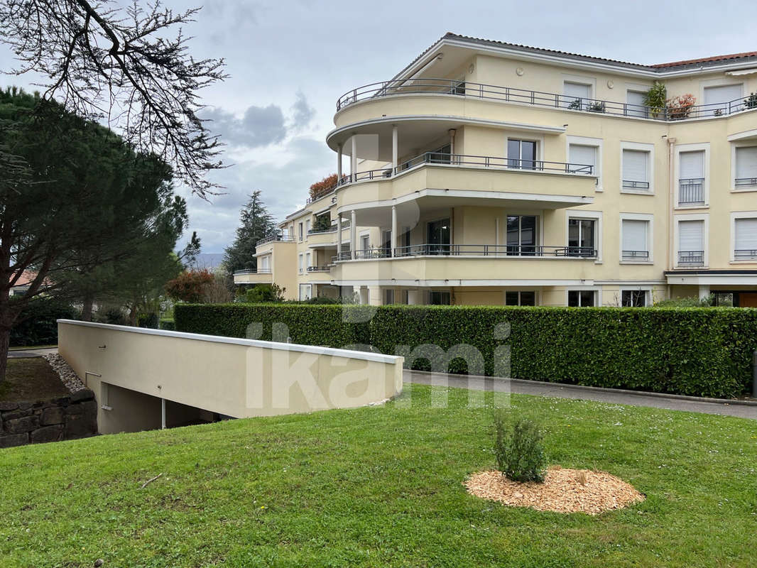 Appartement à CHARBONNIERES-LES-BAINS