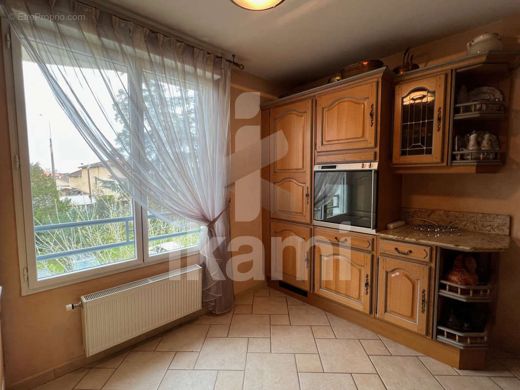 Appartement à CHARBONNIERES-LES-BAINS