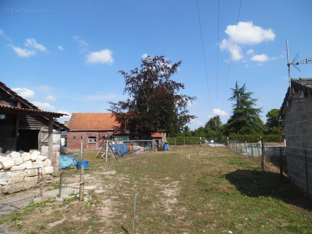 Terrain à LE MESNIL-REAUME