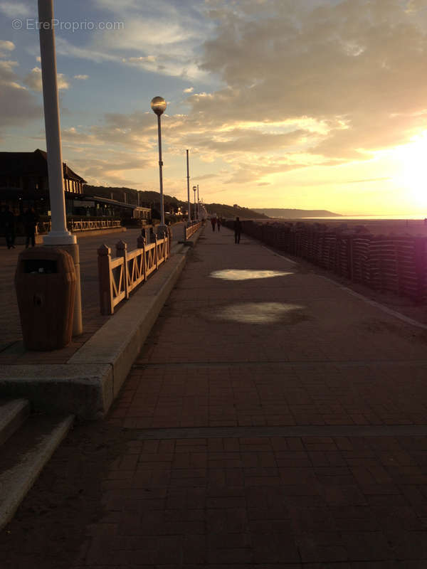 Commerce à CABOURG