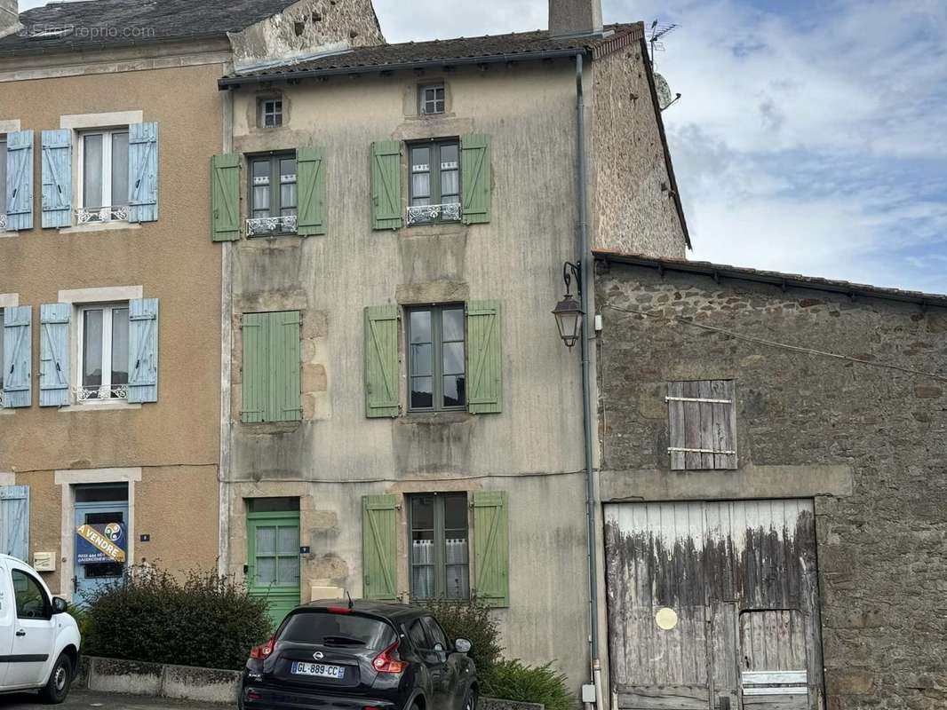 Maison à CHATEAUPONSAC