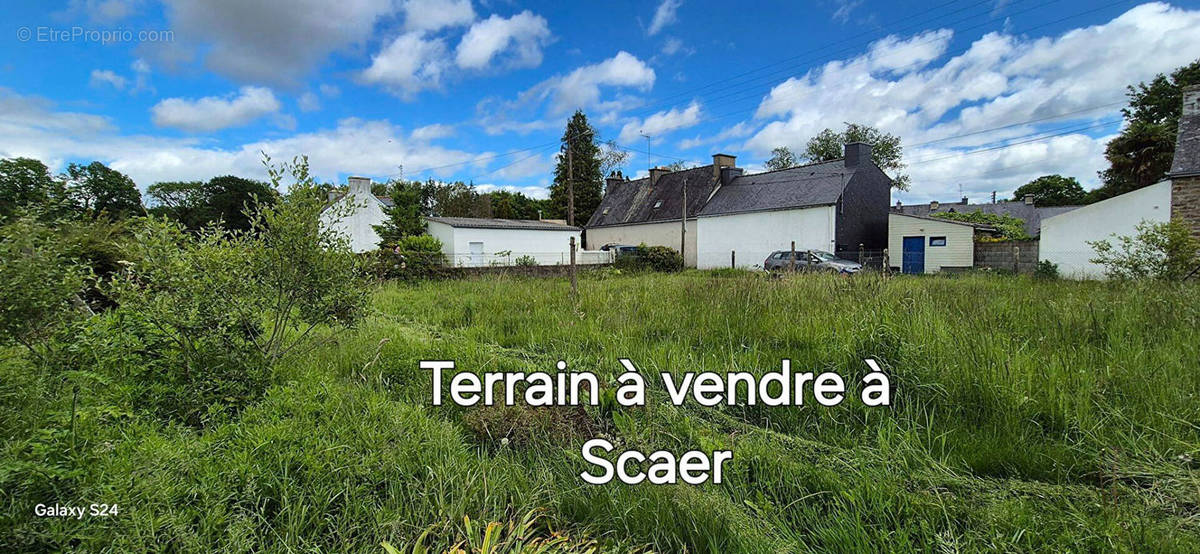 Terrain à SCAER