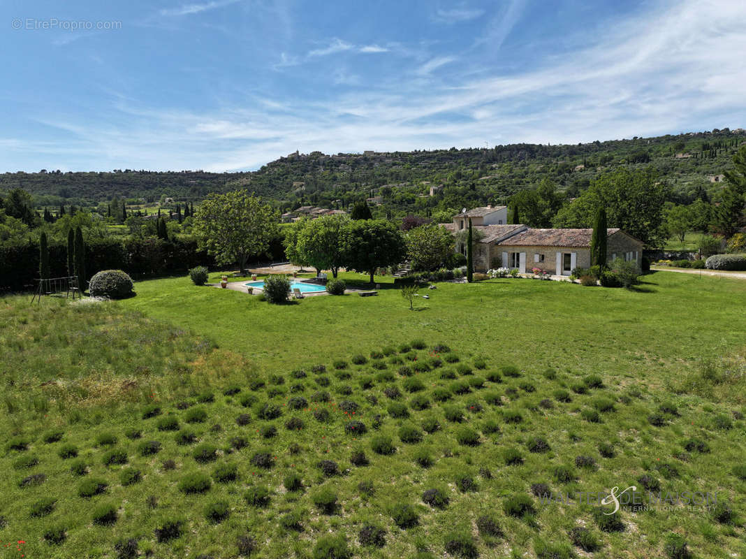 Maison à GORDES