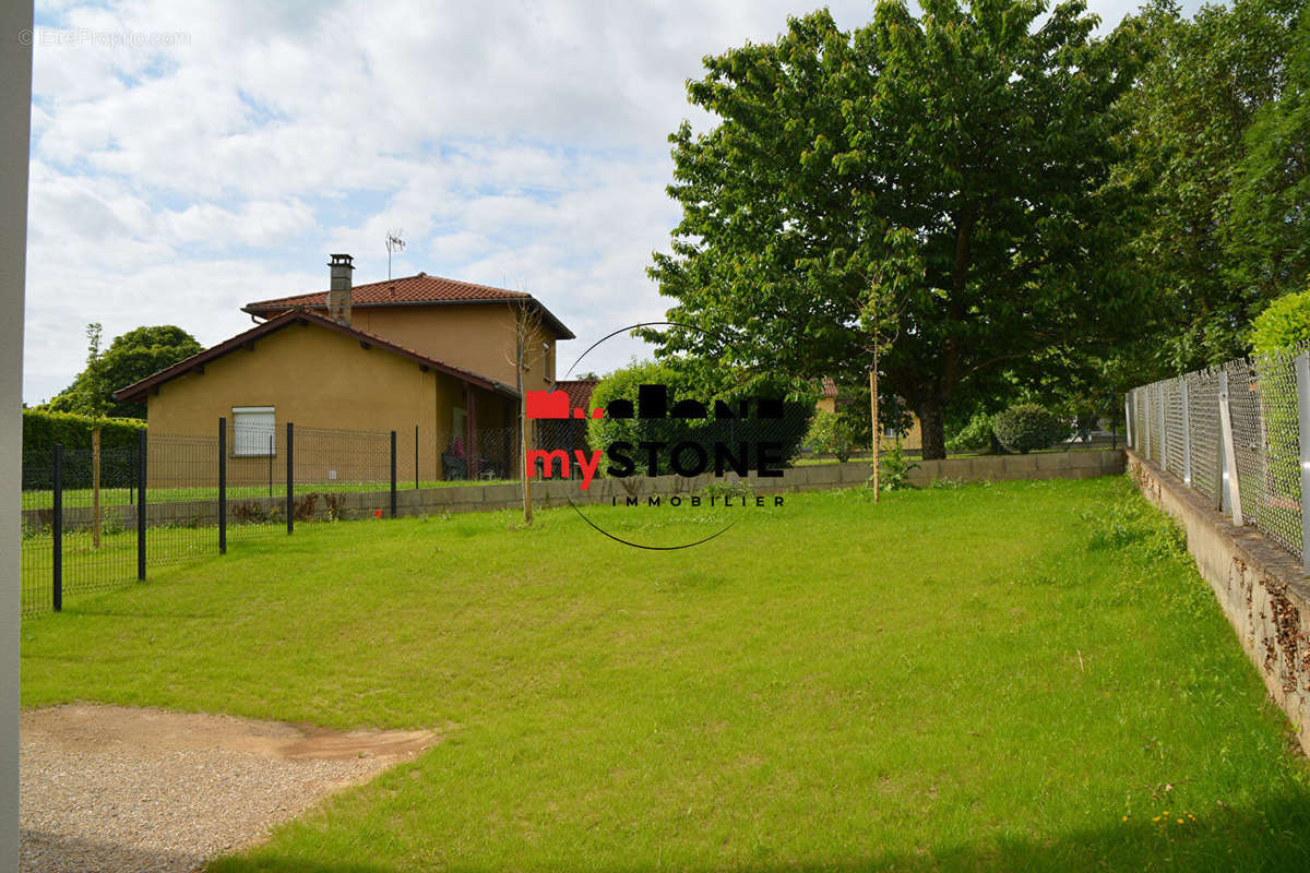 Maison à MONTCEAUX