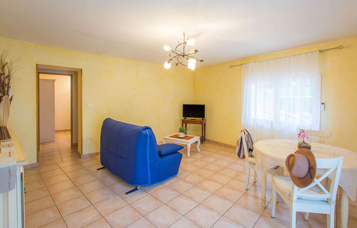 Appartement à VILLECROZE