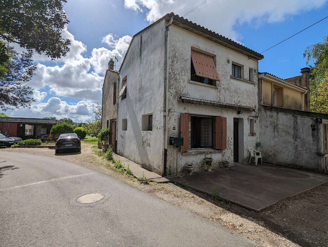 Maison à PUGNAC