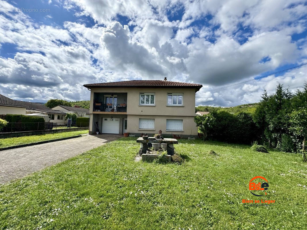 MAISON 4 CHAMBRES BLANZAT AU CALME - Maison à BLANZAT