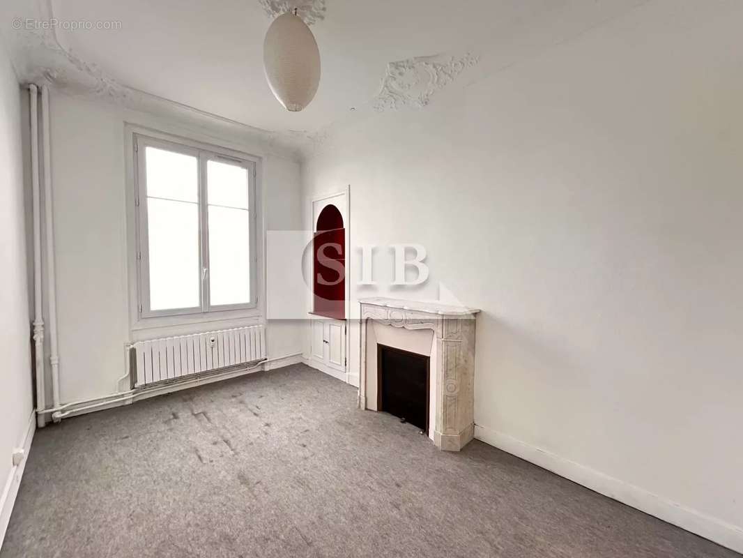 Appartement à LA GARENNE-COLOMBES