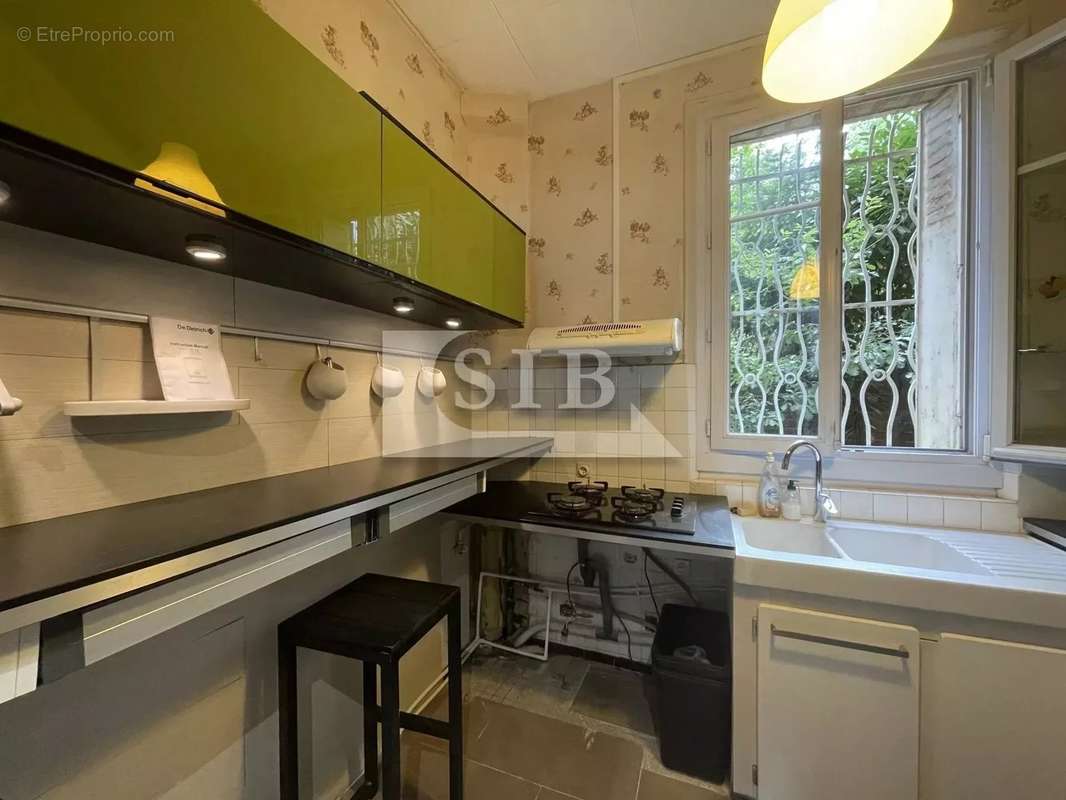 Appartement à LA GARENNE-COLOMBES