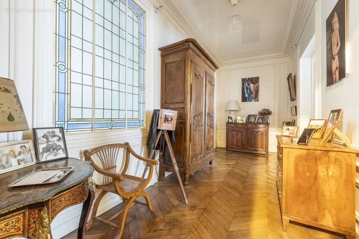 Appartement à PARIS-17E