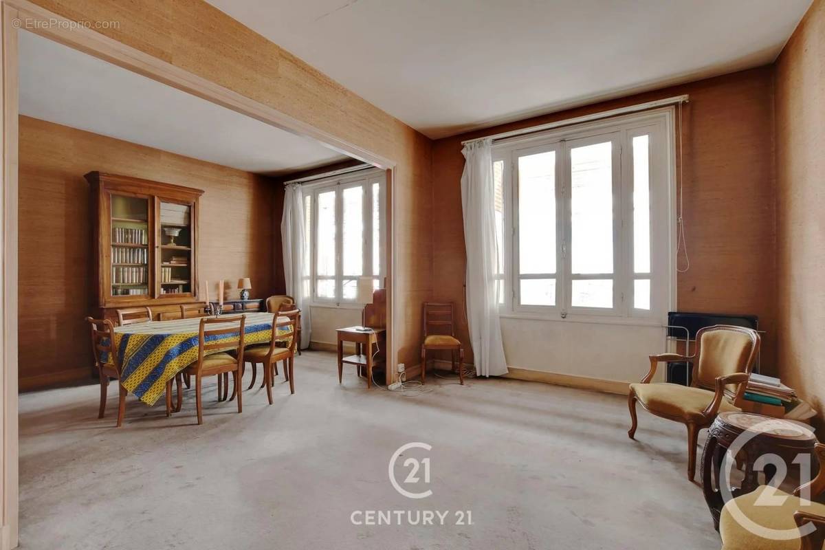 Appartement à PARIS-15E