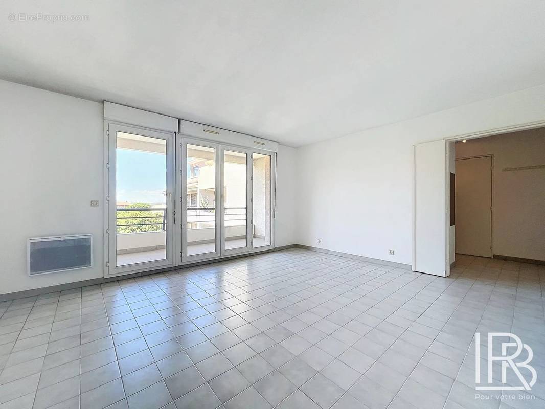 Appartement à MARSEILLE-8E