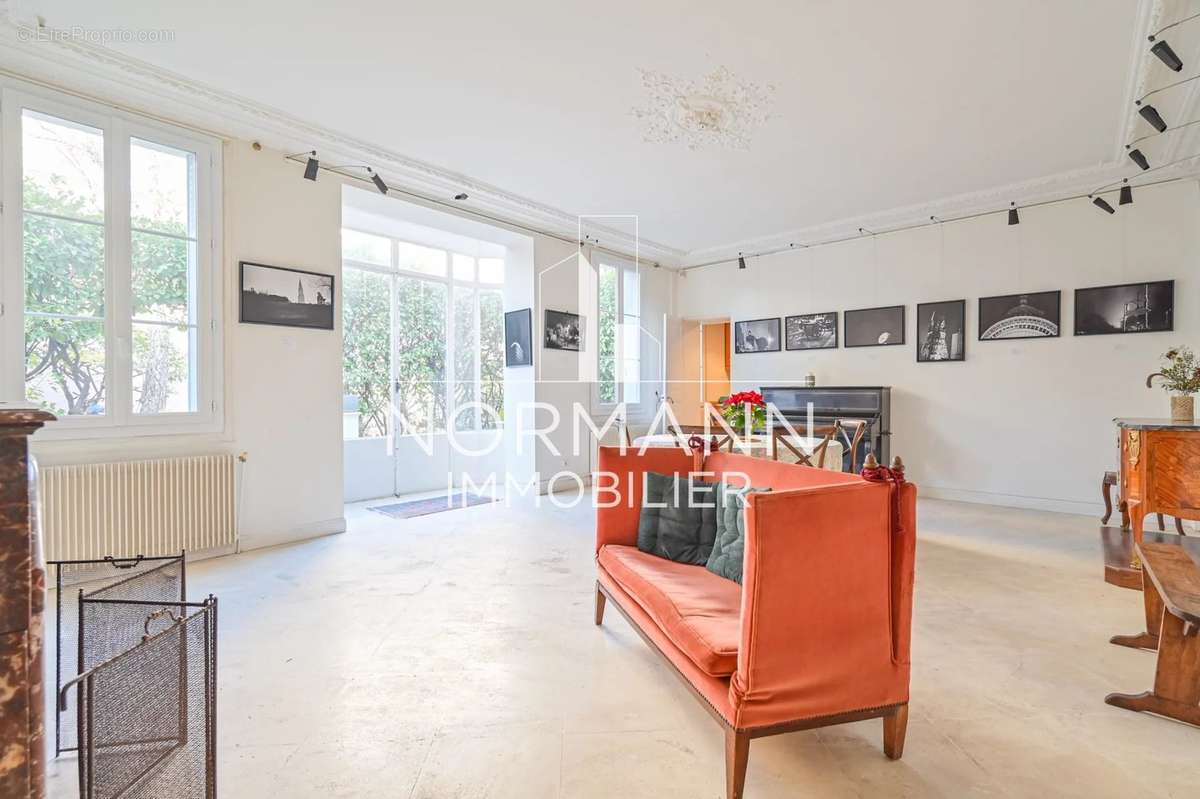 Appartement à AUBERVILLIERS