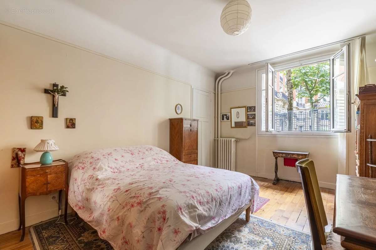 Appartement à NEUILLY-SUR-SEINE