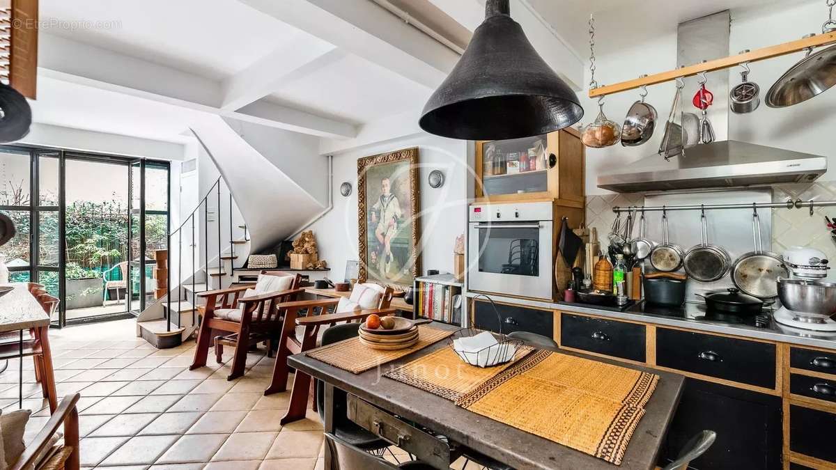 Maison à PARIS-18E