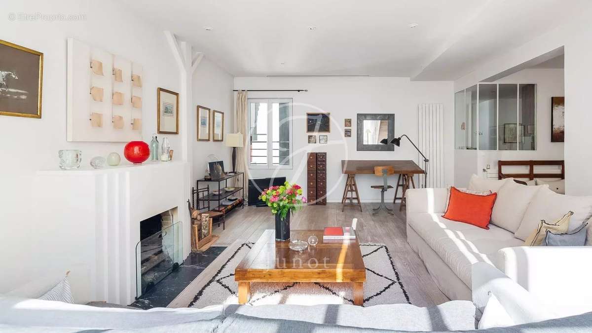 Appartement à PARIS-18E