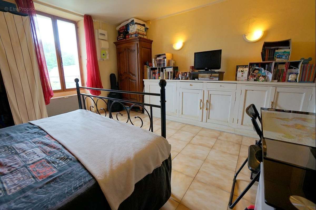 Appartement à SERAINCOURT