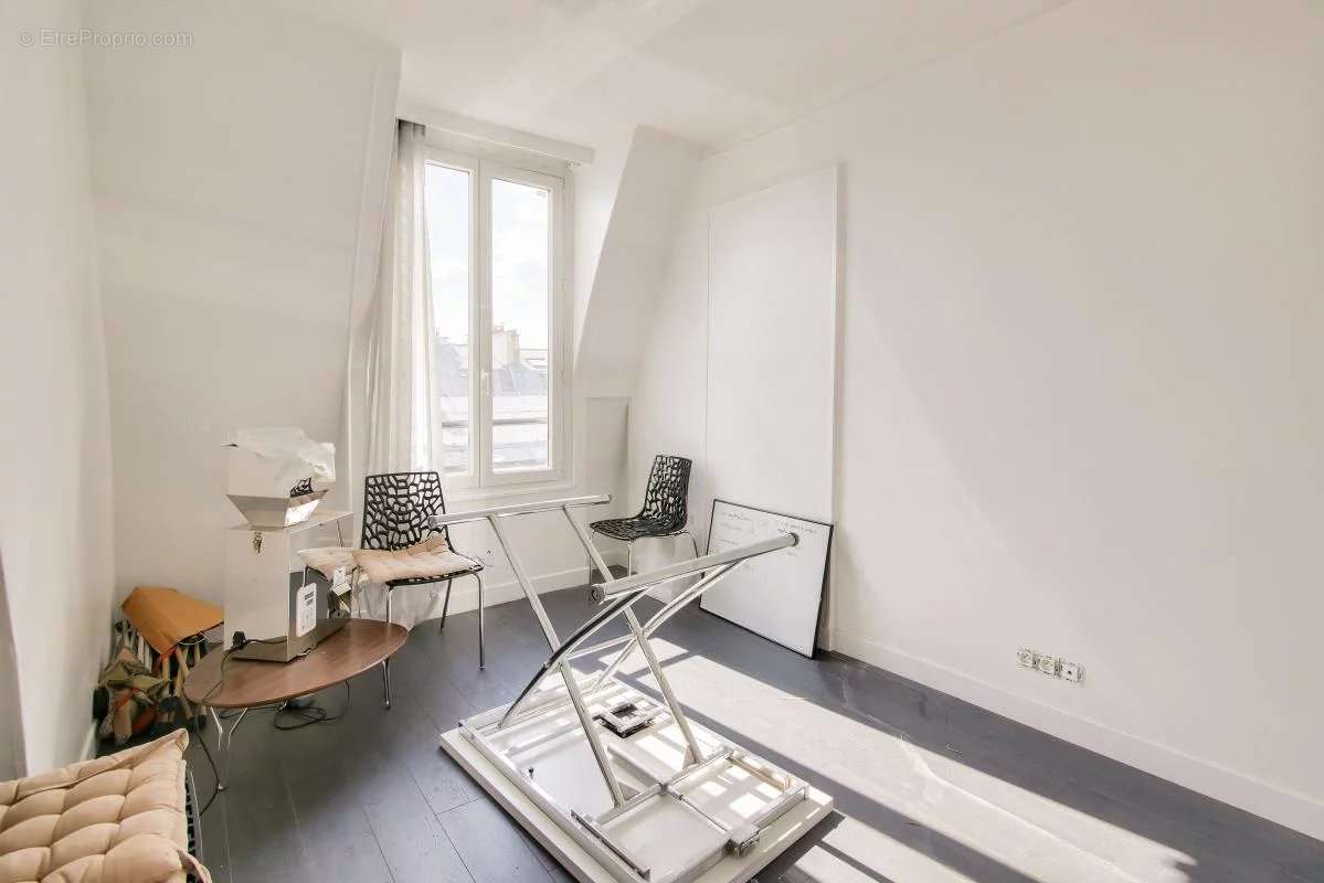 Appartement à PARIS-11E