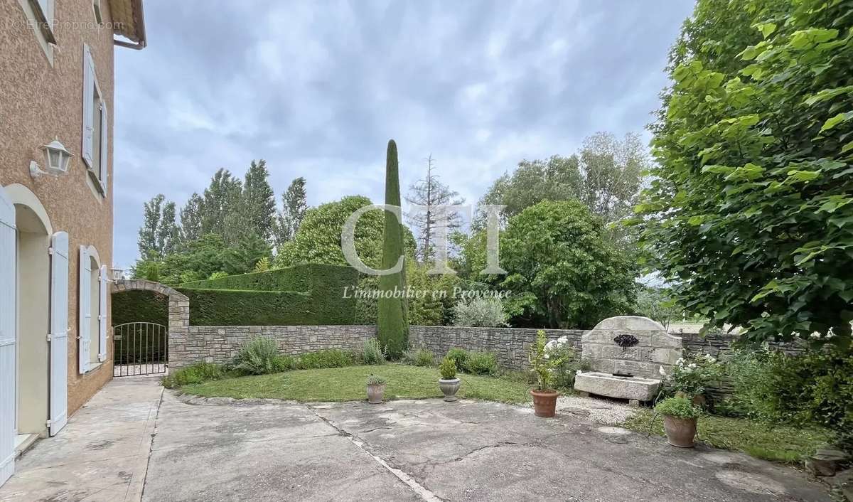 Maison à VAISON-LA-ROMAINE