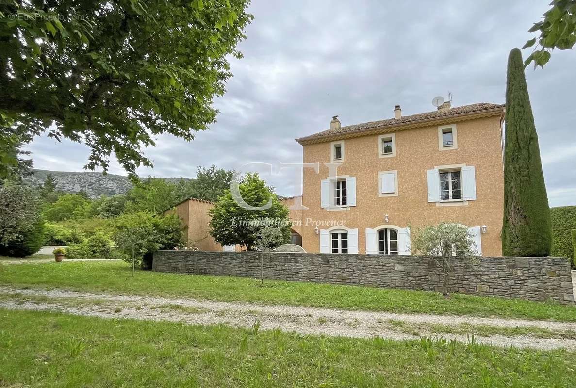 Maison à VAISON-LA-ROMAINE