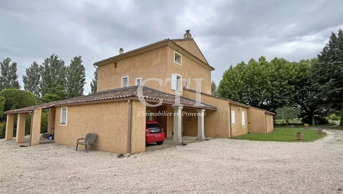 Maison à VAISON-LA-ROMAINE