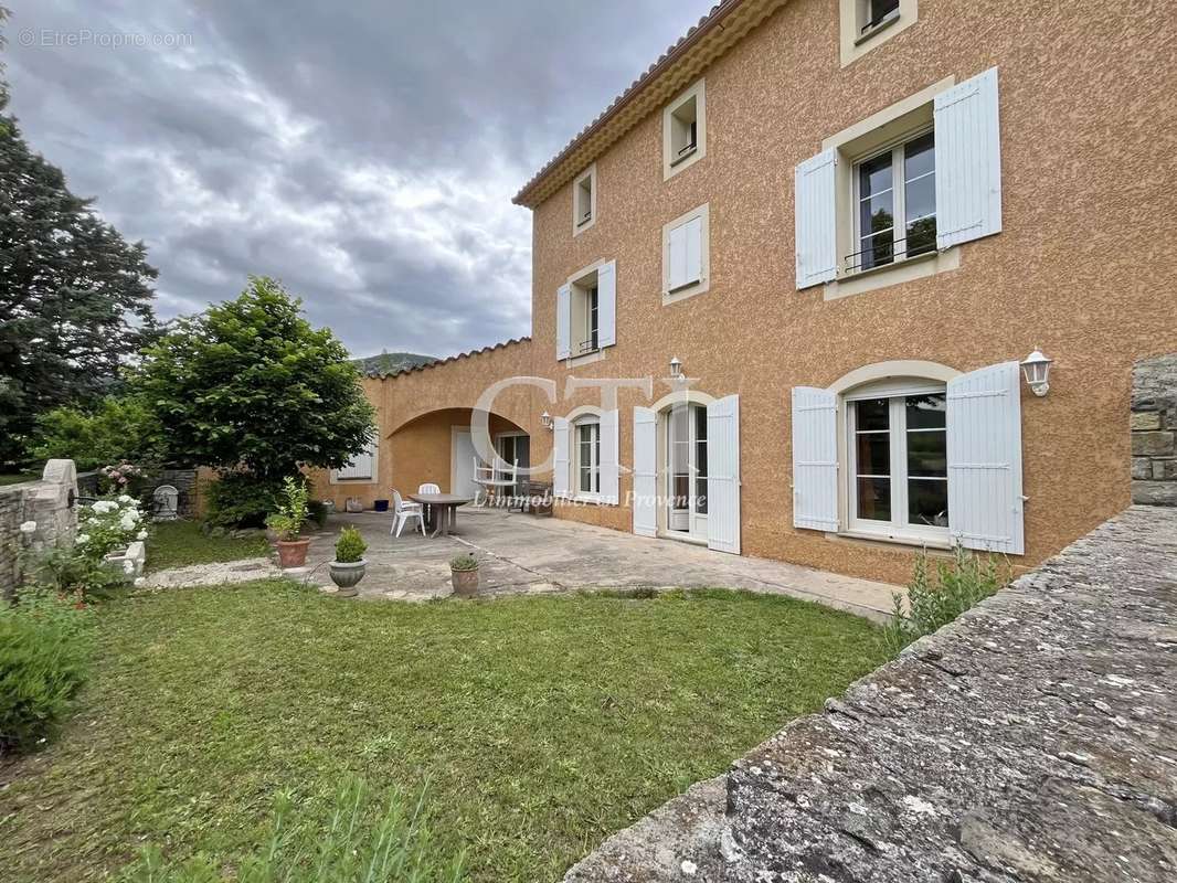 Maison à VAISON-LA-ROMAINE