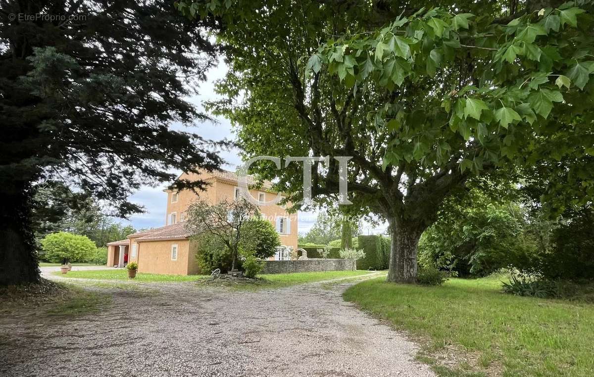 Maison à VAISON-LA-ROMAINE