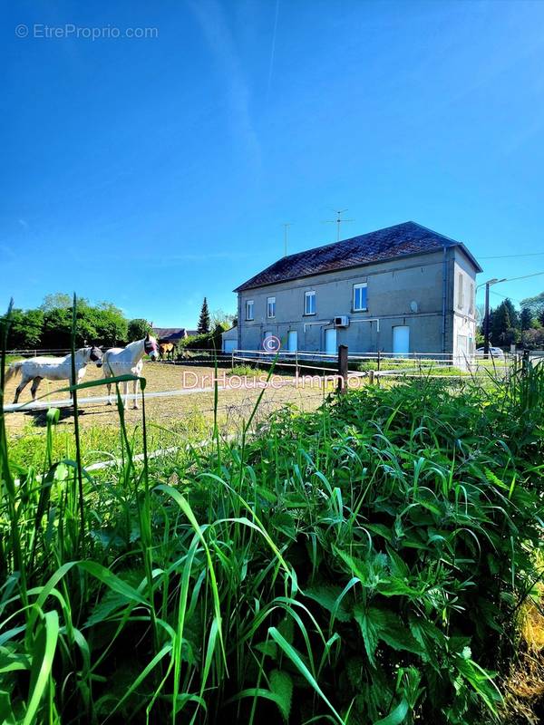 Maison à SAINT-QUENTIN