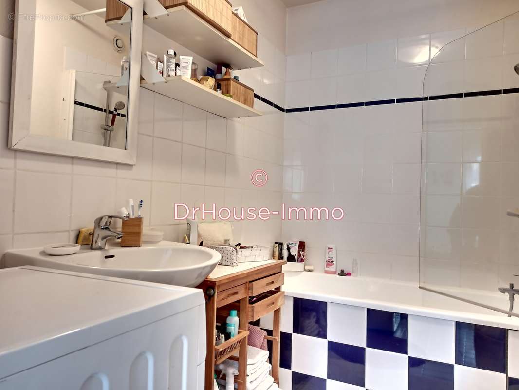 Appartement à PARIS-20E