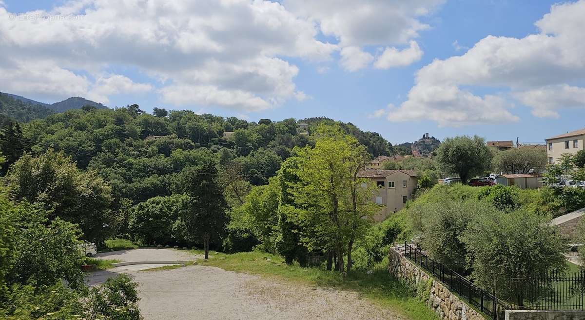 Appartement à TOURRETTE-LEVENS