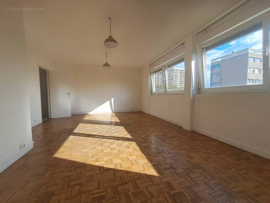 Séjour - Appartement à VILLEURBANNE